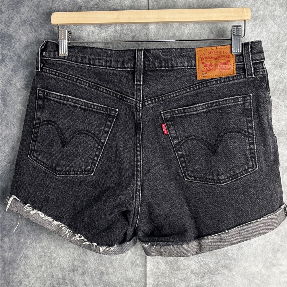 Levi's Women's High Rise Raw Hem Black Button Fly Denim Jean Shorts Size 29‎ - Picture 2 of 7
